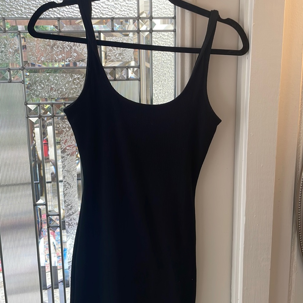 Slim mini black dress